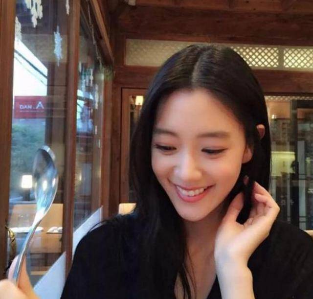 一对一视频聊天网站 蛇蝎美人